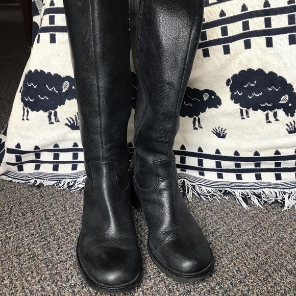 round toe tall boots
